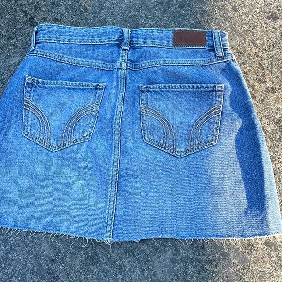 Hollister size 5 ( 27" waist) denim miniskirt. - Picture 3 of 4